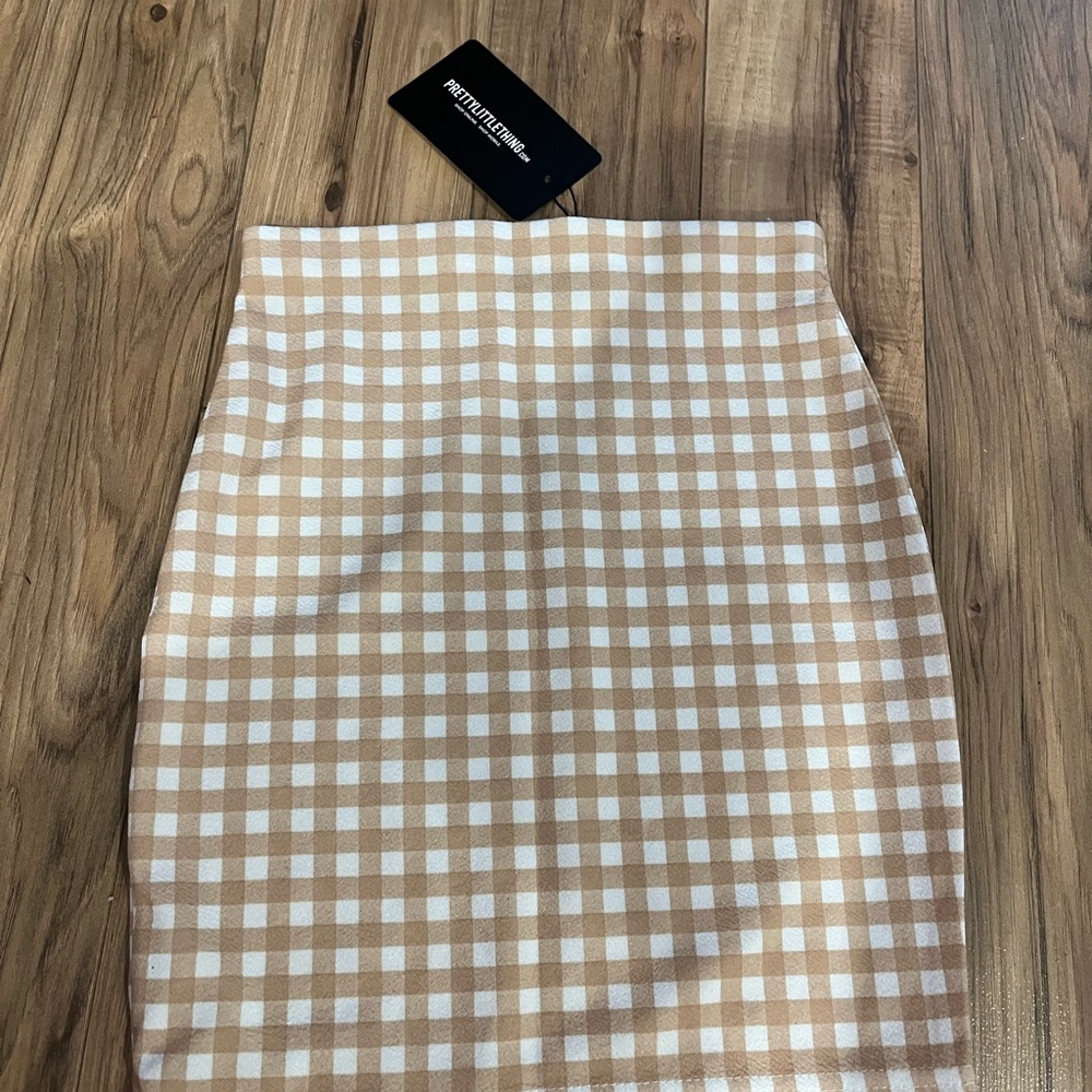 PrettyLittleThing Beige Checkered Pencil Skirt